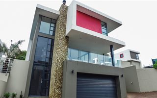 3 Bedroom House in Waterkloof Ridge