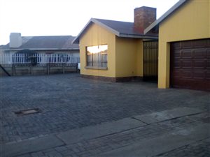 3 Bedroom House in Vanderbijlpark CE5