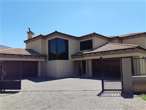 5 Bed House in Raslouw Manor