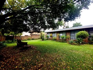 4 Bed House in Alphen Park