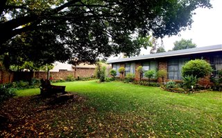 4 Bedroom House in Alphen Park