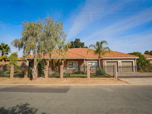 4 Bed House in Oudtshoorn