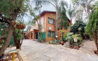 5 Bedroom House in Roseville