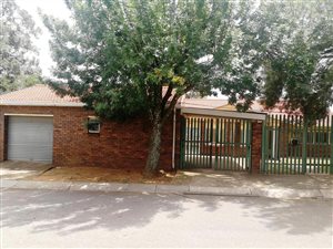 4 Bedroom House in Krugersdorp Central