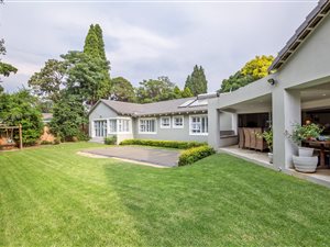 5 Bedroom House in Fourways Gardens