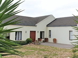 4 Bed House in Klein Parys