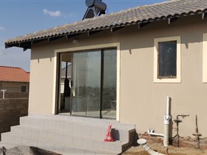 Bachelor apartment in Blue Hills