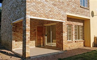 3 Bedroom Townhouse in Waterval East