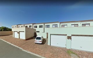 2 Bedroom Townhouse in St Dumas