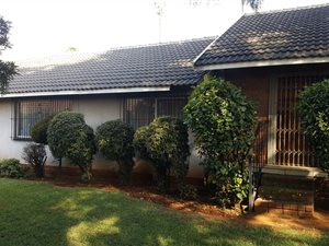 3 Bed House in Rhodesfield