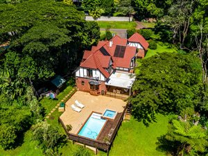 4 Bed House in Hillcrest Park