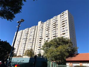 1.5 Bed Apartment in Bedford Gardens