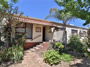 6 Bed House in Nerina