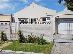 2 Bed House in Lotus River