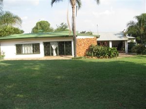 4 Bed House in Boschkop