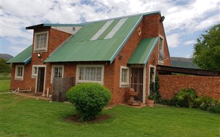 2 ha Farm in Kameeldrift West
