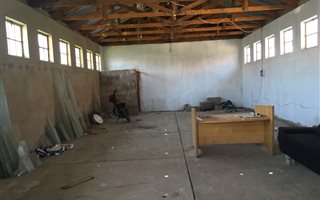 Commercial space in Parys