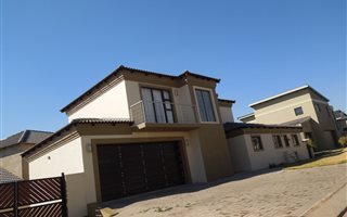 3 Bedroom House in Olympus