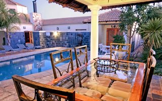 10 Bedroom House in Somerset Ridge