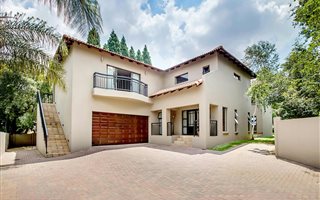 4 Bedroom House in Kyalami Estate