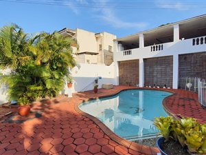 5 Bed House in Sparks