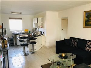 2 Bed Apartment in Lakefield