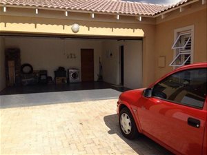 3 Bed House in Pomona