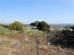 750 m² Land available in Faerie Glen
