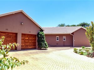 4 Bed House in Edenglen