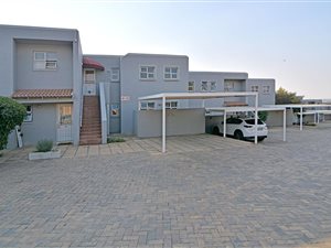2 Bed Apartment in Fourways Gardens