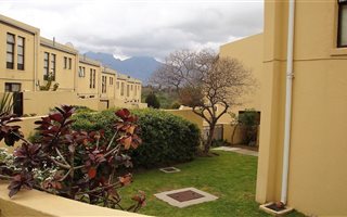 3 Bedroom Townhouse in Montclair