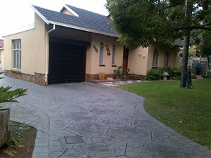 3 Bed House in Suiderberg
