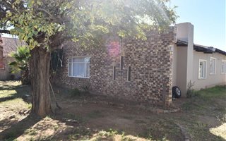 3 Bedroom House in Ross Kent North