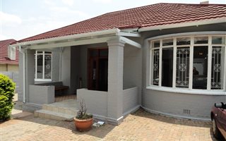 3 Bedroom House in Kensington