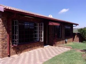 3 Bed Townhouse in Witpoortjie