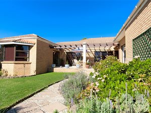 4 Bed House in Heather Park