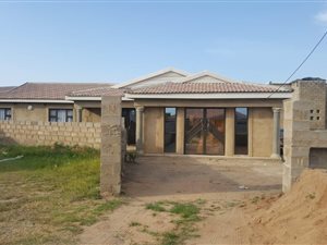 3 Bed House in Lovu