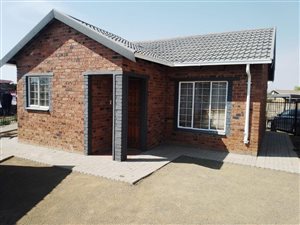 3 Bed House in Lourierpark