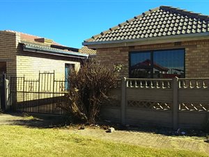 3 Bed House in Vosloorus