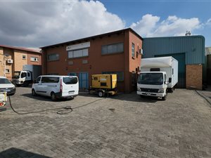 912 m² Industrial space in North Riding