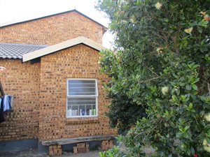 3 Bed Townhouse in Honey Park