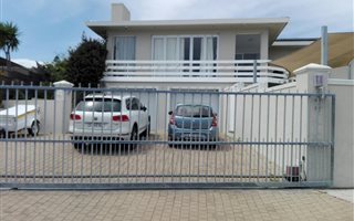 4 Bedroom House in Milnerton Central