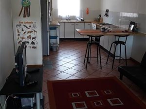 2 Bed Apartment in Sonheuwel