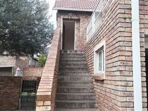 2 Bed Townhouse in Rietvalleirand