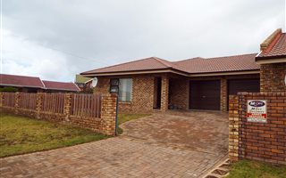 3 Bedroom Duet in Reebok
