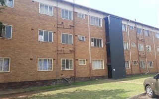 2 Bedroom Apartment in Vanderbijlpark CW5
