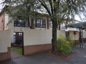 2 Bed Townhouse in Pretorius Park