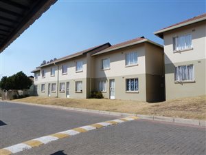 2 Bed Townhouse in Edenglen
