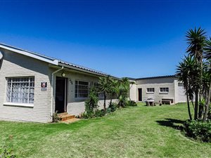 5 Bed House in Kaysers Beach