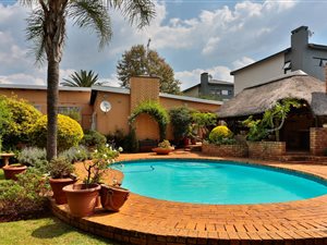11 Bed House in Edenvale